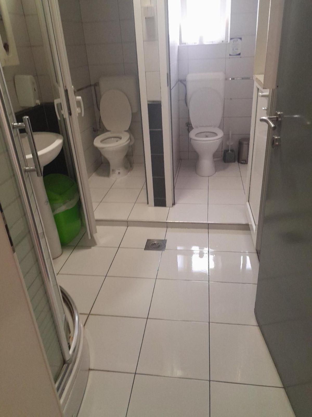 Newborn Comfort Hostel The Biggest Hostel Of Town With Best Location Pristina Extérieur photo