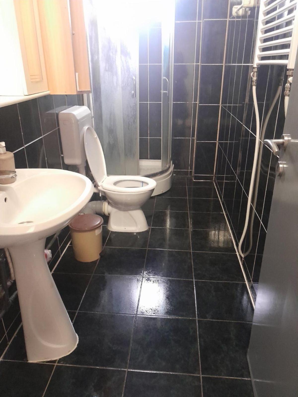 Newborn Comfort Hostel The Biggest Hostel Of Town With Best Location Pristina Extérieur photo